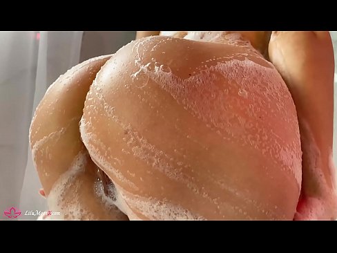 ❤️ Brunette شاور میں شدید orgasm کے لئے وائبریٹر کے ساتھ بلی میں مشت زنی کرتی ہے۔ ☑  ہم پر ur.filmepornonline.ru